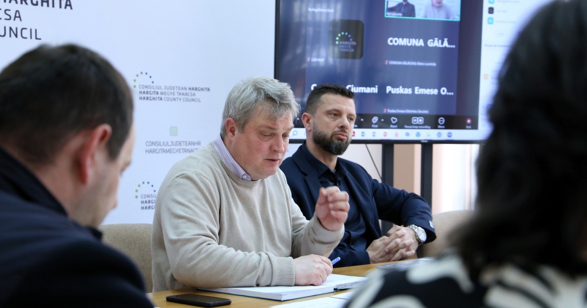 Települések zöld átmenetét támogató tanulmányokat mutattak be Hargita Megye Tanácsánál